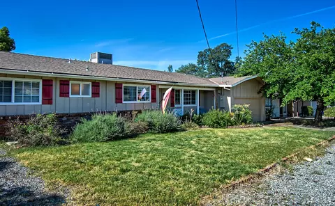 1861 Riviera Dr, Redding, CA 96001 photo 2