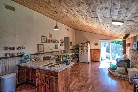 1861 Riviera Dr, Redding, CA 96001 photo 6