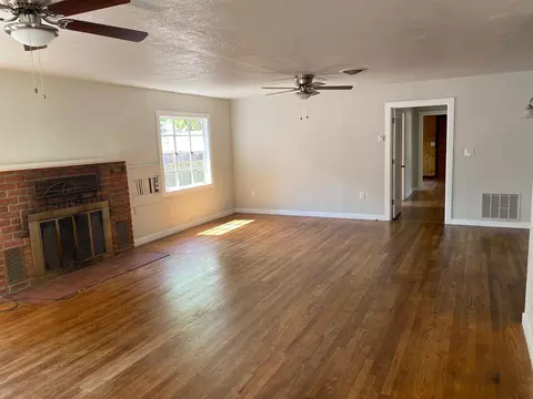 1050 Walnut St, Red Bluff, CA 96080 photo 4