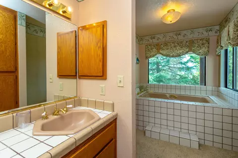 6024 Gleneagles Ct, Redding, CA 96003 photo 19