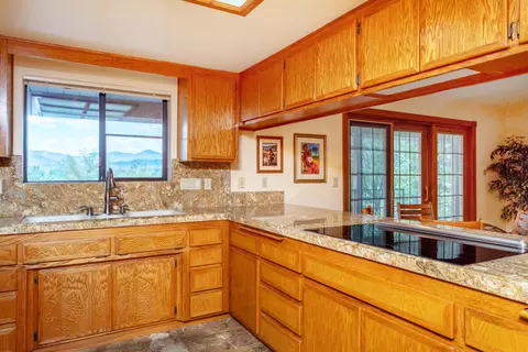 6024 Gleneagles Ct, Redding, CA 96003 photo 13