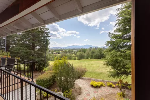 6024 Gleneagles Ct, Redding, CA 96003 photo 5
