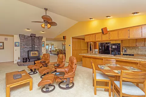 6024 Gleneagles Ct, Redding, CA 96003 photo 9