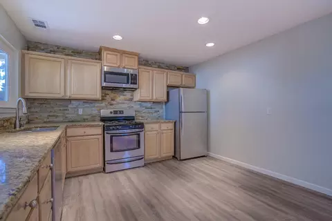 2737 Camulos Way, Redding, CA 96002 photo 5