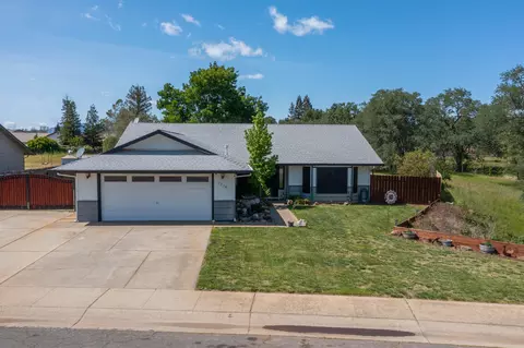 1718 Sterling Dr, Redding, CA 96003 photo 3