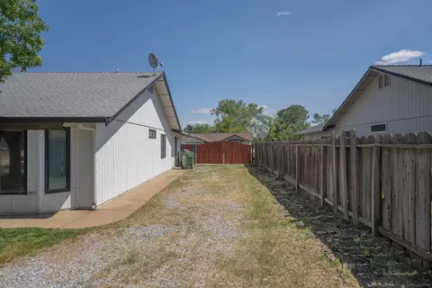 1718 Sterling Dr, Redding, CA 96003 photo 8