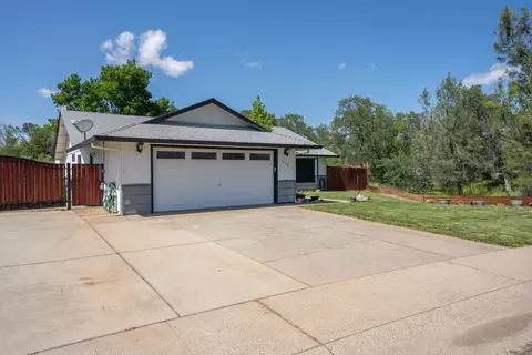 1718 Sterling Dr, Redding, CA 96003 photo 4