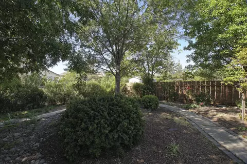 1829 Strauss, Redding, CA 96003 photo 23