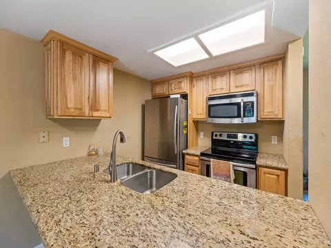 857 Mission Sierra Ct, Redding, CA 96003 photo 4