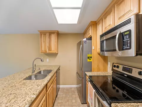857 Mission Sierra Ct, Redding, CA 96003 photo 3