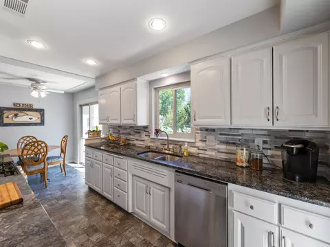 1151 Dusty Ln, Redding, CA 96002 photo 8
