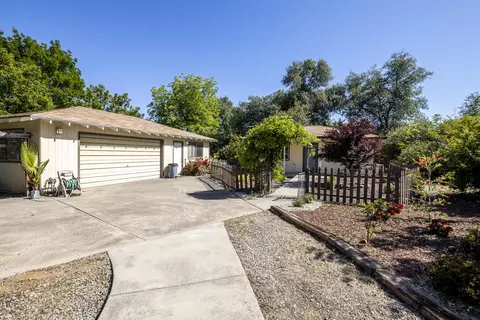 1151 Dusty Ln, Redding, CA 96002 photo 32