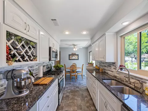 1151 Dusty Ln, Redding, CA 96002 photo 7