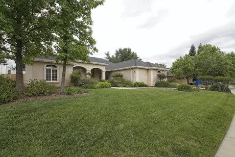 4362 Yellowstone Dr, Redding, CA 96002 photo 2