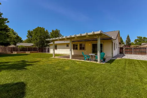 1463 Richland Way, Redding, CA 96003 photo 4
