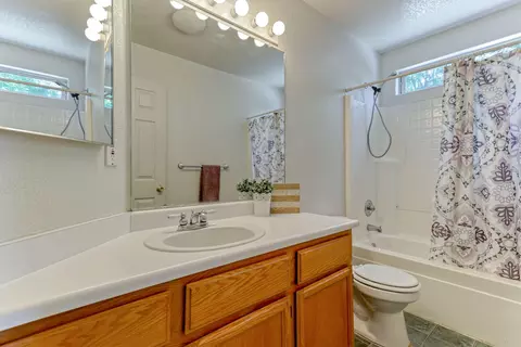 1463 Richland Way, Redding, CA 96003 photo 22