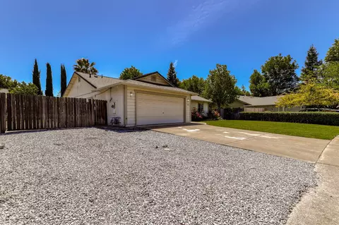 1463 Richland Way, Redding, CA 96003 photo 2