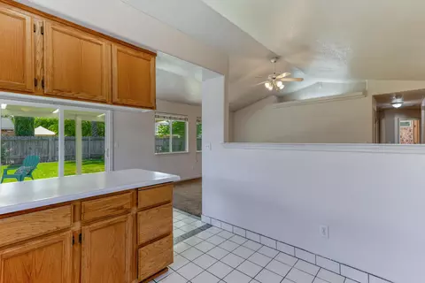 1463 Richland Way, Redding, CA 96003 photo 36