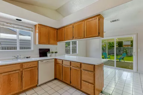 1463 Richland Way, Redding, CA 96003 photo 9