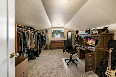 1527 Riverside Dr, Redding, CA 96001 photo 22