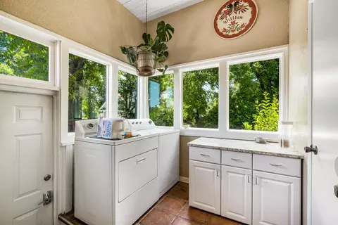 1527 Riverside Dr, Redding, CA 96001 photo 31