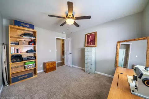 1942 Catherine Way, Redding, CA 96002 photo 12