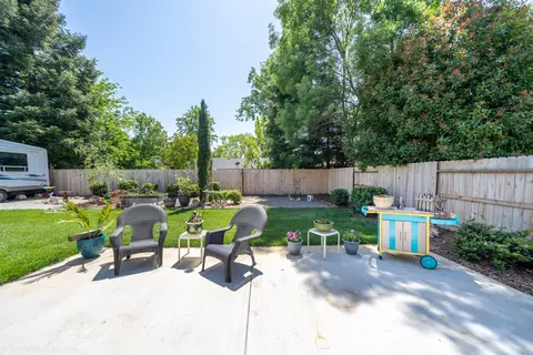 1942 Catherine Way, Redding, CA 96002 photo 16