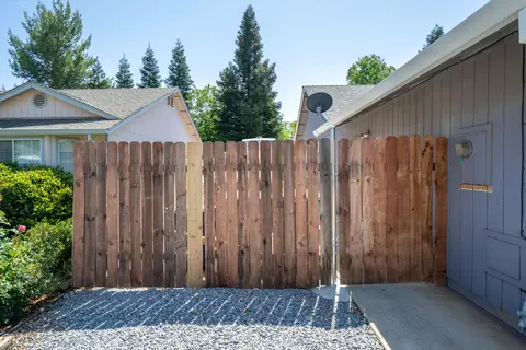 1942 Catherine Way, Redding, CA 96002 photo 21