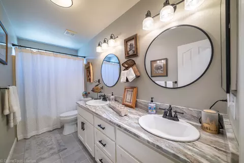 1942 Catherine Way, Redding, CA 96002 photo 13