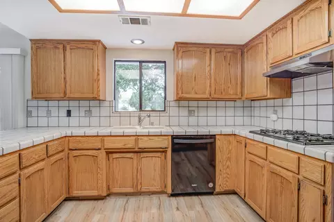 5950 Mountain View Dr, Redding, CA 96003 photo 13
