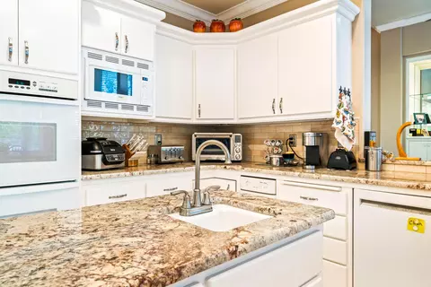 7495 Waterside Way, Redding, CA 96002 photo 16