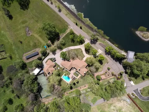 7495 Waterside Way, Redding, CA 96002 photo 3