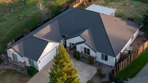 1222 Bonhurst Dr, Redding, CA 96003 photo 1