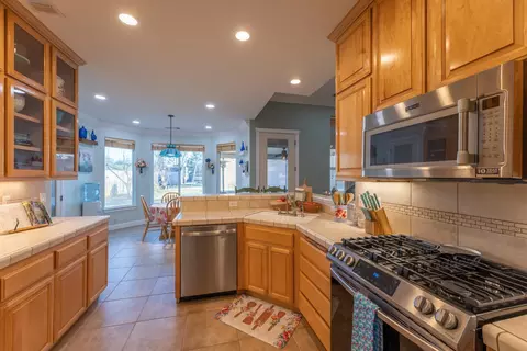 1222 Bonhurst Dr, Redding, CA 96003 photo 5