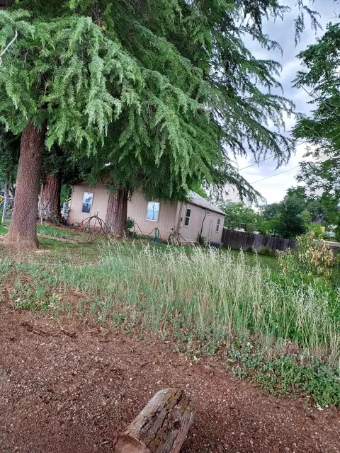 6963 Skyway St, Redding, CA 96002 photo 2
