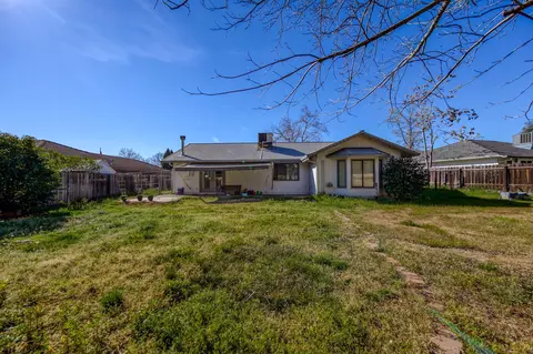 3733 Canterbury Dr, Redding, CA 96002 photo 31