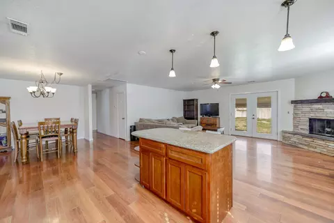 3733 Canterbury Dr, Redding, CA 96002 photo 14