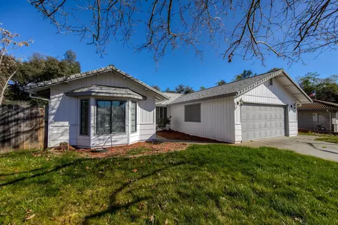 3733 Canterbury Dr, Redding, CA 96002 photo 1