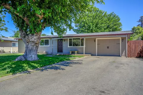 245 Sunset St, Red Bluff, CA 96080 photo 3