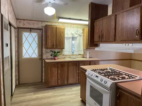 4265 Hiawatha Ln, Redding, CA 96003 photo 5