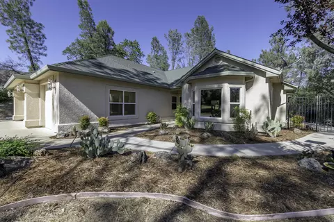 10313 White Star Rd, Redding, CA 96001 photo 3