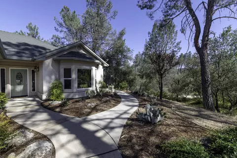 10313 White Star Rd, Redding, CA 96001 photo 4