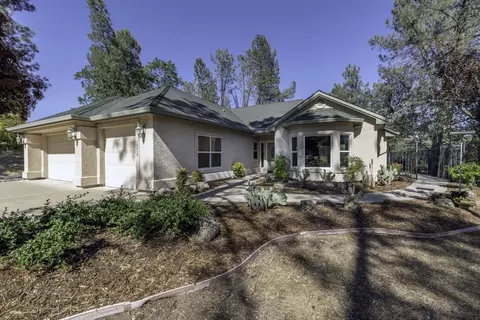 10313 White Star Rd, Redding, CA 96001 photo 1