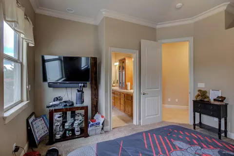 837 Palatine Ct, Redding, CA 96001 photo 32