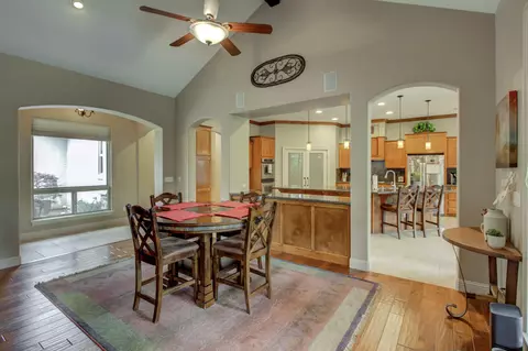 837 Palatine Ct, Redding, CA 96001 photo 14