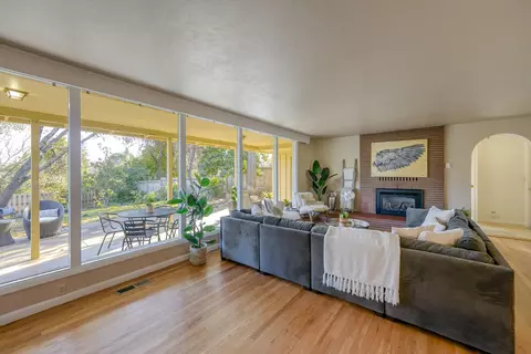 825 Overhill Dr, Redding, CA 96001 photo 37