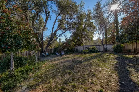 825 Overhill Dr, Redding, CA 96001 photo 87