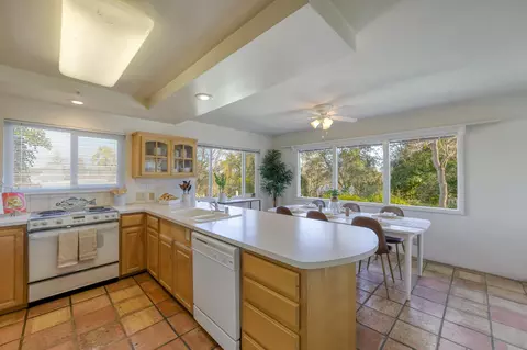 825 Overhill Dr, Redding, CA 96001 photo 47