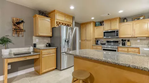 3825 Riverview Dr, Redding, CA 96001 photo 12