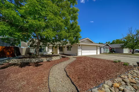 1765 Sterling Dr, Redding, CA 96003 photo 1